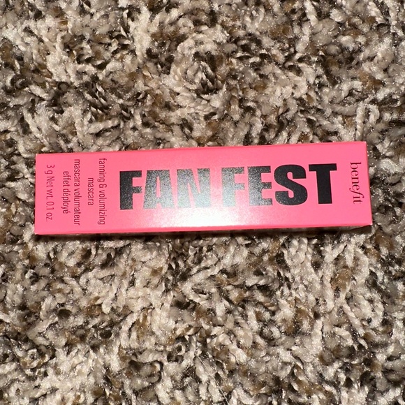 3 FOR $15❗️Benefit Fan Fest Mini Mascara - Picture 1 of 8